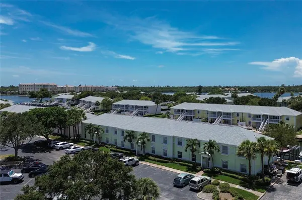 5111 COQUINA KEY DR SE #C, St Petersburg, FL 33705