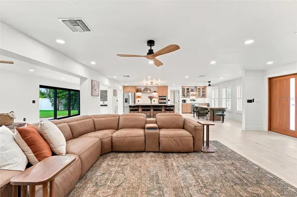 6241 TANGLEWOOD DR NE, St Petersburg, FL 33702