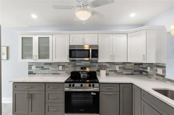 1 WINDRUSH BLVD #63, Indian Rocks Beach, FL 33785