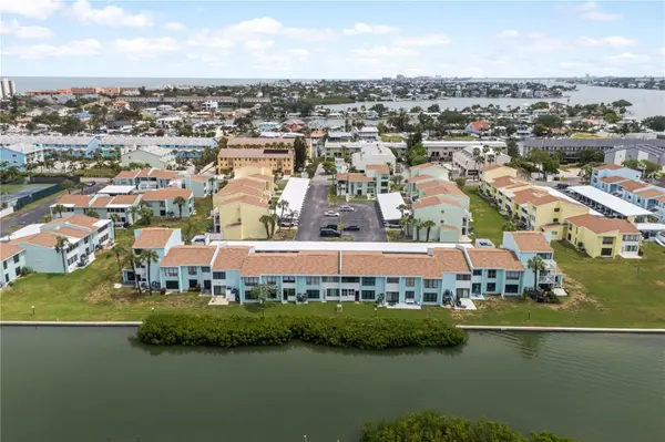 1 WINDRUSH BLVD #63, Indian Rocks Beach, FL 33785