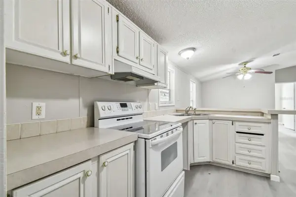 10607 BAY HILLS CIR, Thonotosassa, FL 33592