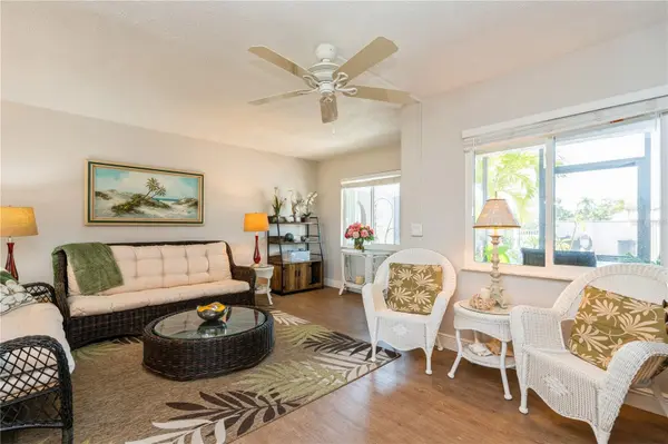 527 CAPE CORAL Pkwy W #4, Cape Coral, FL 33914