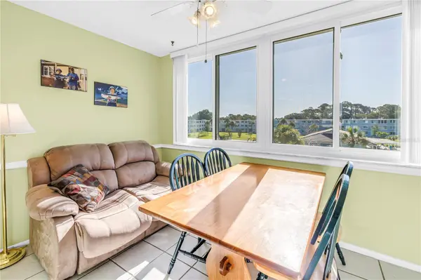 4715 BAY ST NE #320, St Petersburg, FL 33703