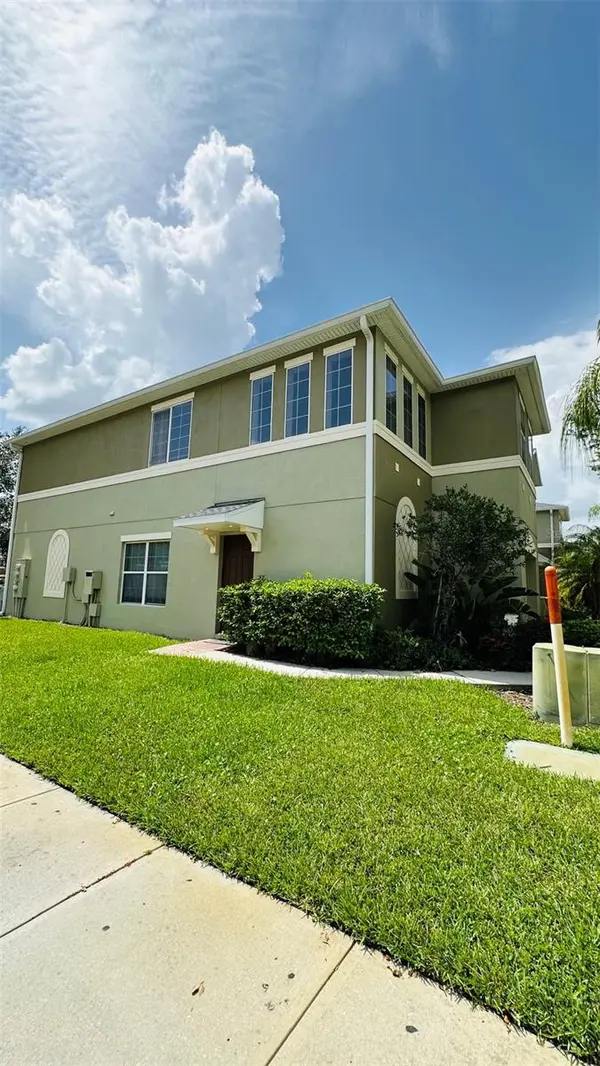 2939 WILLOWLEAF LN, Wesley Chapel, FL 33544