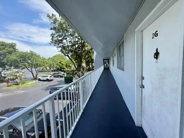 107 ROYAL PARK DR #2G, Oakland Park, FL 33309