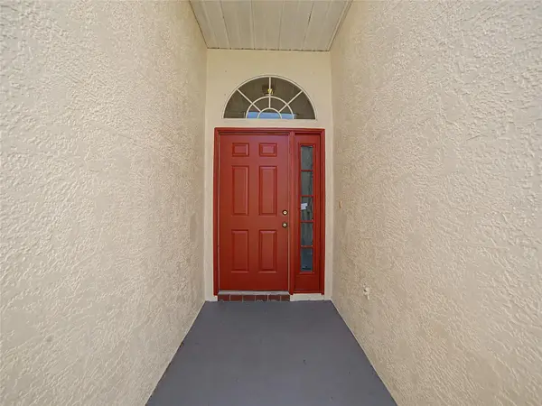 2005 GARDENIA LANDINGS LN, Sun City Center, FL 33573