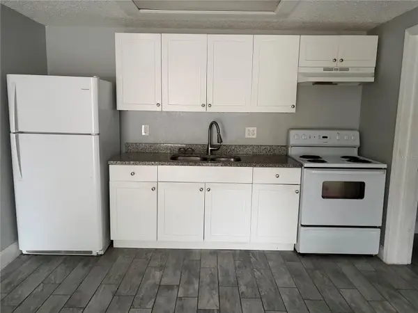 1400 STRAWBERRY PL #12, Plant City, FL 33563