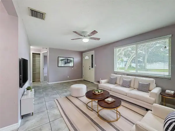 4925 BEACON HILL DR, New Port Richey, FL 34652