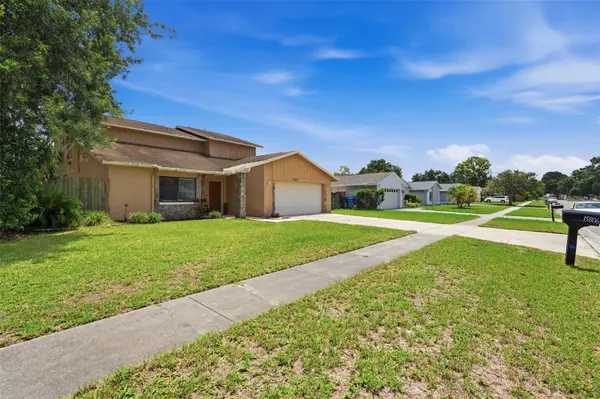 15806 PENNINGTON RD, Tampa, FL 33624