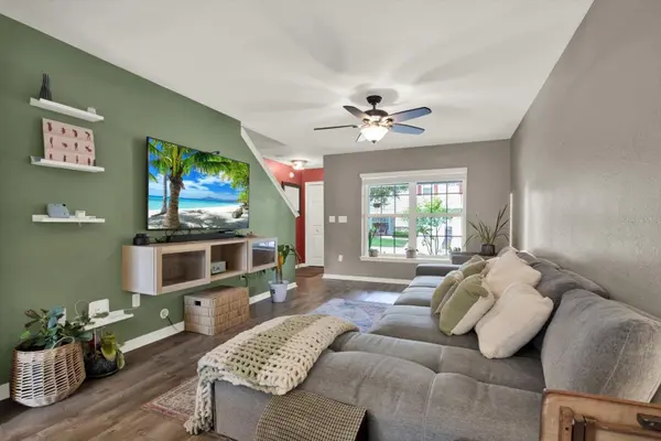 3017 MOJAVE OAK DR, Valrico, FL 33594