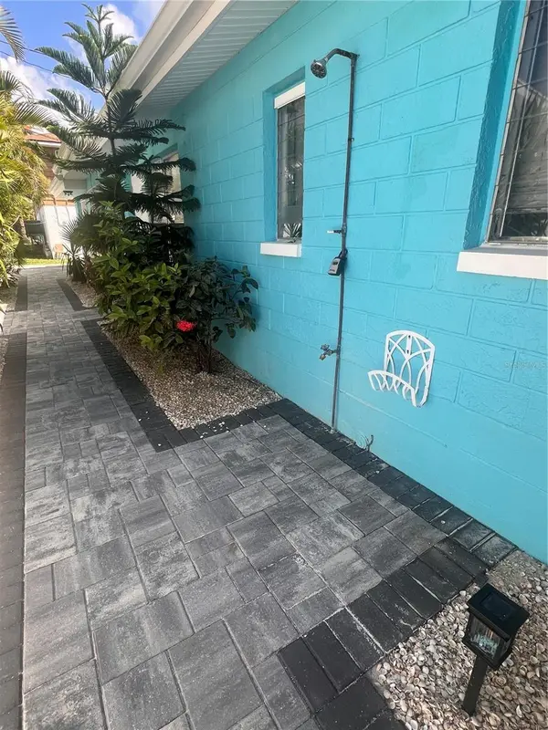 40 82ND AVE S #Unit `1, Treasure Island, FL 33706