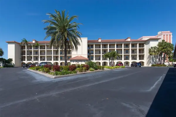 19029 US HIGHWAY 19 N #26-208, Clearwater, FL 33764