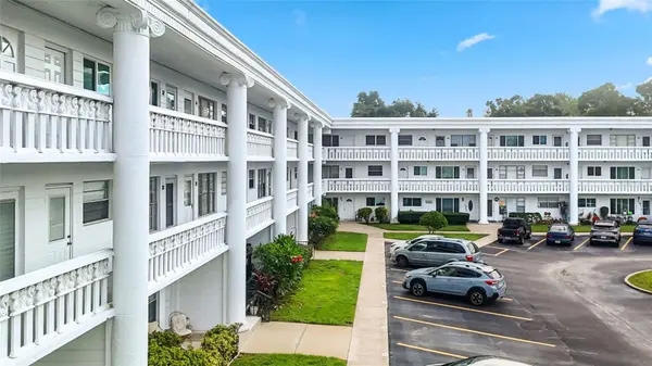 2454 AUSTRALIA WAY E #32, Clearwater, FL 33763