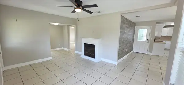 3008 W MAIN ST, Tampa, FL 33607