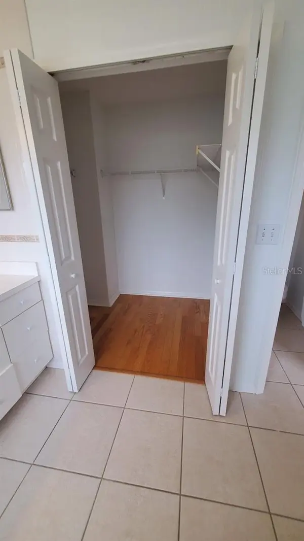 4176 BRENTWOOD PARK CIR, Tampa, FL 33624
