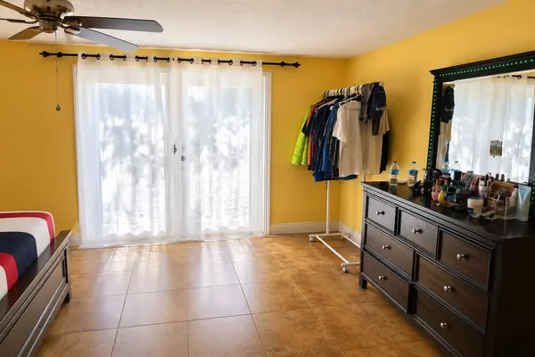 2232 SELKIRK ST, Valrico, FL 33594