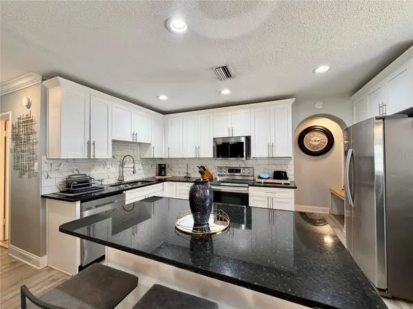 3926 W CHERRY ST, Tampa, FL 33607