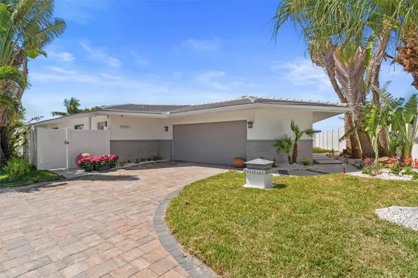 11050 7TH ST E, Treasure Island, FL 33706