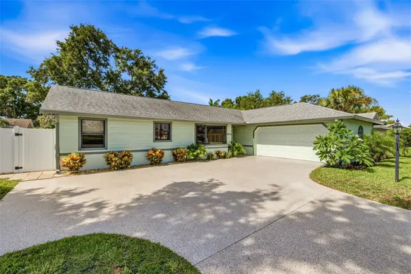 10752 126TH AVE, Largo, FL 33778
