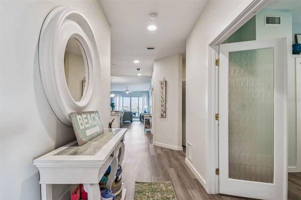 530 S GULFVIEW BLVD #304, Clearwater Beach, FL 33767
