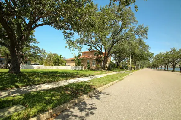 424 CHANNEL DR, Tampa, FL 33606