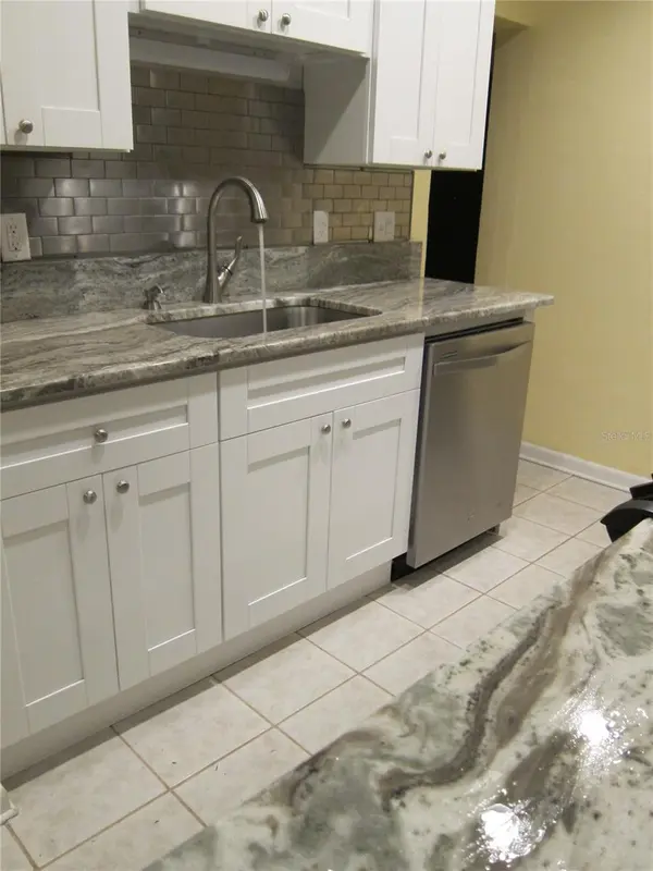 3925 W BAY VIEW AVE, Tampa, FL 33611