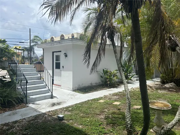 300 35TH AVE N #F8, St Petersburg, FL 33704