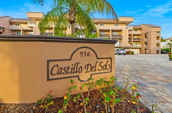 936 PINELLAS BAYWAY S #T10, St Petersburg, FL 33715