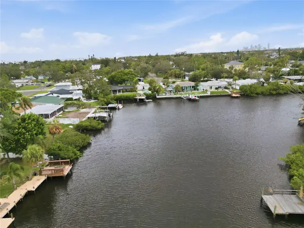 4400 HUNTINGTON ST NE, St Petersburg, FL 33703