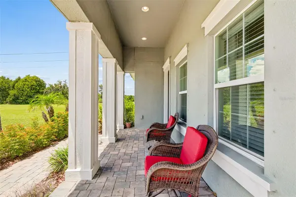 10597 MEADOWRUN DR, Lithia, FL 33547