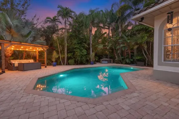 4660 LAUREL OAK LN NE, St Petersburg, FL 33703