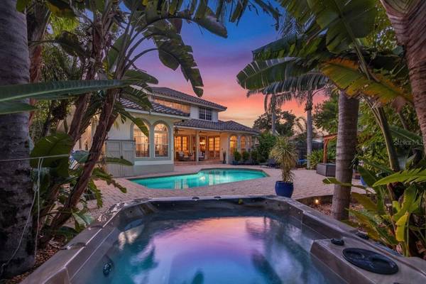 4660 LAUREL OAK LN NE, St Petersburg, FL 33703
