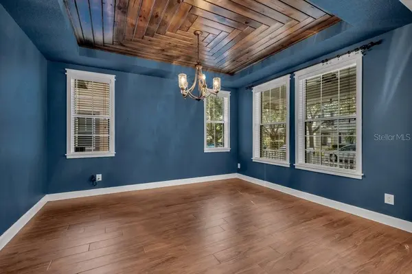16013 LONEOAK VIEW DR, Lithia, FL 33547