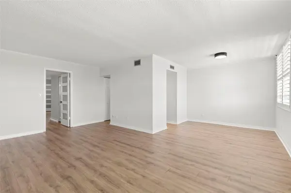4890 BAY ST NE #330, St Petersburg, FL 33703