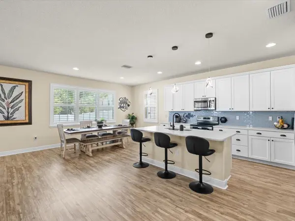 7117 PARK TREE DR, Tampa, FL 33625