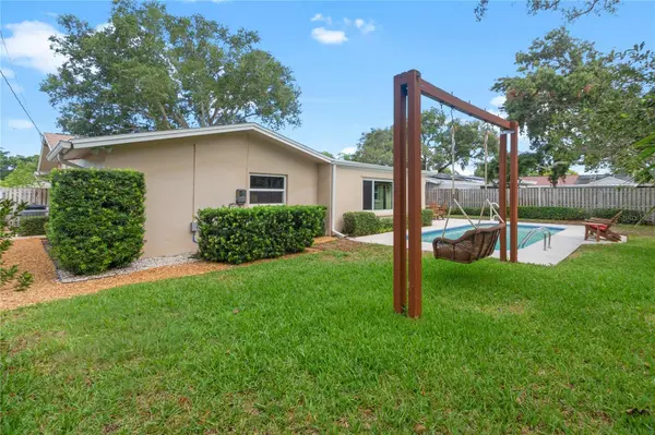 1707 RIDGEWAY DR, Clearwater, FL 33755
