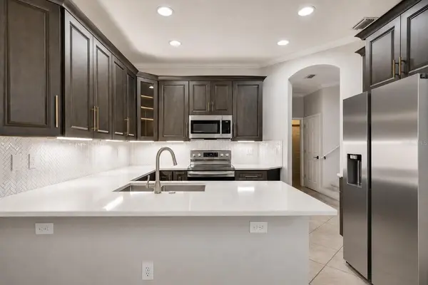 8169 STONE LEAF LN, Tampa, FL 33647