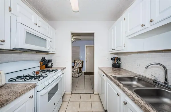 5217 81ST ST N #11, St Petersburg, FL 33709