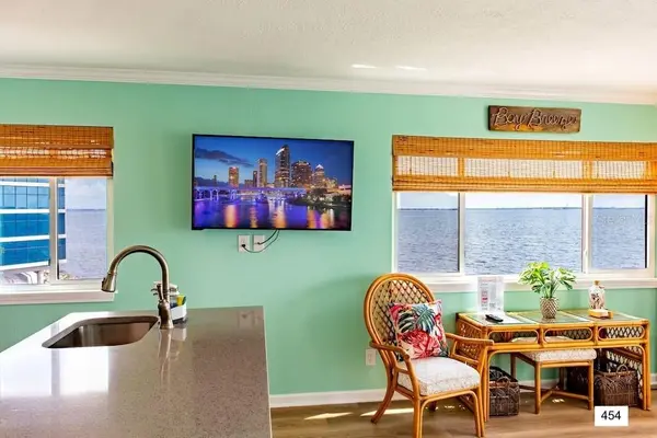 2506 N ROCKY POINT DR #454, Tampa, FL 33607