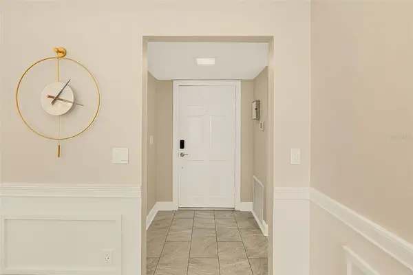 147 BLUFF VIEW DR #304, Largo, FL 33770