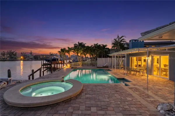 10038 S YACHT CLUB DR, Treasure Island, FL 33706