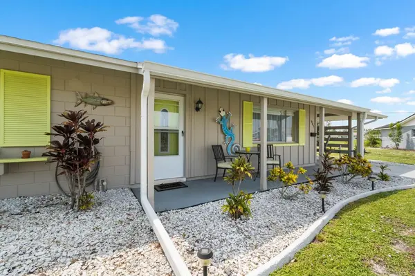 901 HACIENDA DR, Sun City Center, FL 33573