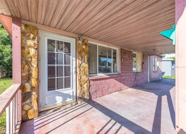 8528 N 92ND TER, Seminole, FL 33777
