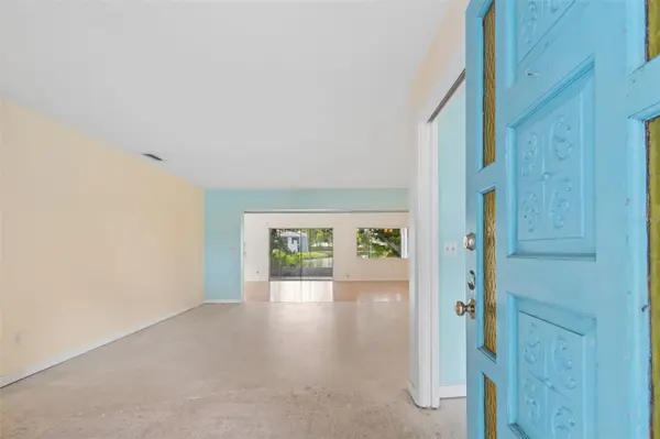 11435 OVAL DR E, Largo, FL 33774