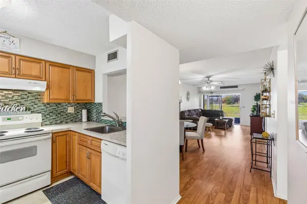 11110 CARRIAGE HILL DR #5, Port Richey, FL 34668