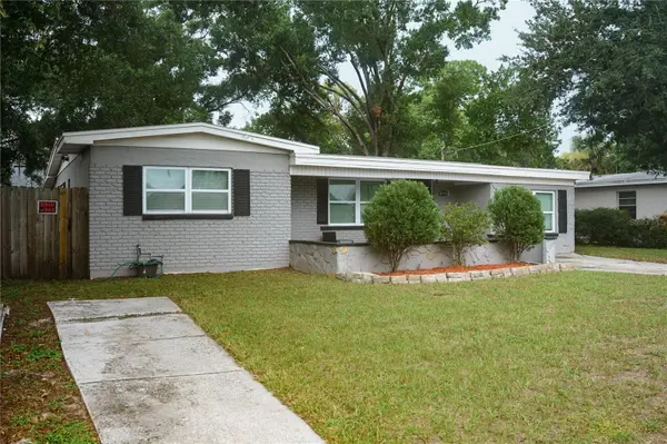 10906 N LANTANA AVE, Tampa, FL 33612