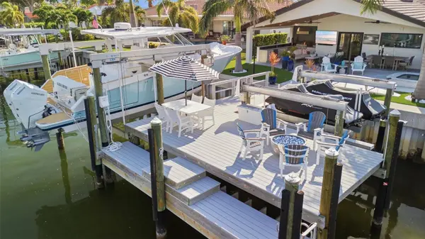 2022 HAWAII AVE NE, St Petersburg, FL 33703