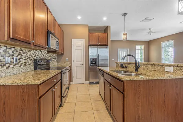4511 LEGACY PARK DR, Tampa, FL 33611