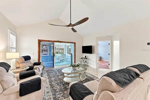 1124 GOLFVIEW WOODS DR #na, Sun City Center, FL 33573