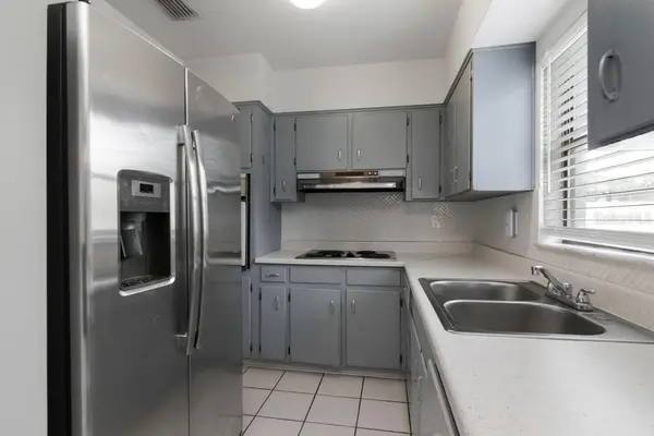 8709 N RENFREW PL, Tampa, FL 33604